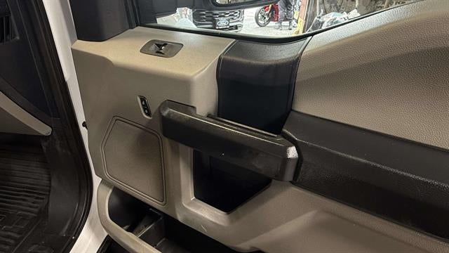 2022 Ford Super Duty F-600 DRW 4X4 2dr Regular Cab 145.3-205.3 in. WB