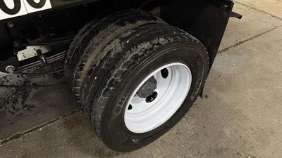 2022 Ford Super Duty F-600 DRW 4X4 2dr Regular Cab 145.3-205.3 in. WB
