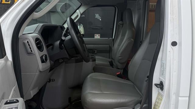 2024 Ford E-Series Cutaway E-450 SD