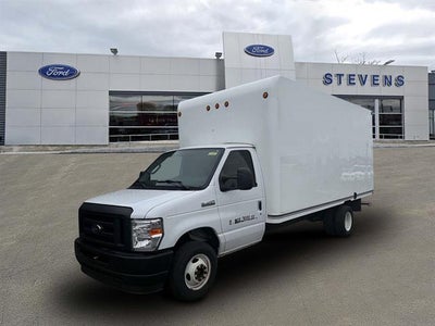 2024 Ford E-Series Cutaway E-450 SD