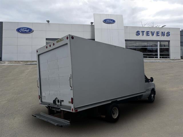 2024 Ford E-Series Cutaway E-450 SD