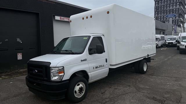 2024 Ford E-Series Cutaway E-450 SD