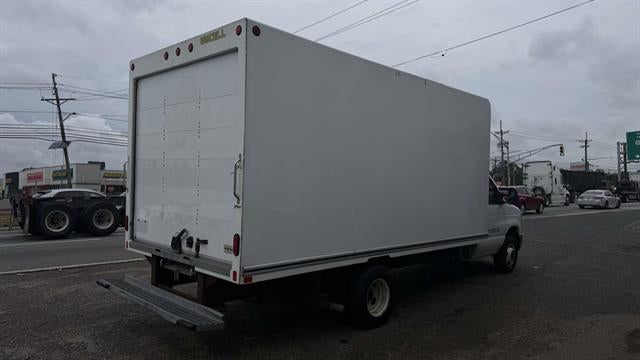 2024 Ford E-Series Cutaway E-450 SD