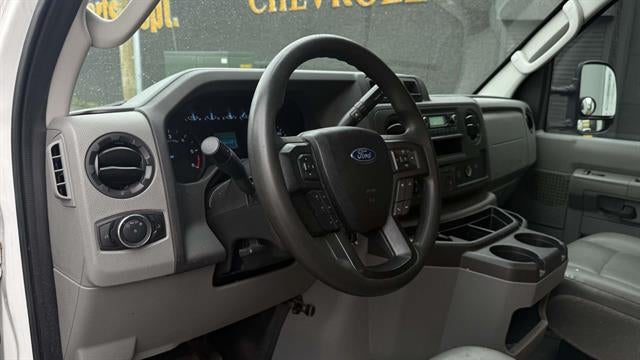 2024 Ford E-Series Cutaway E-450 SD