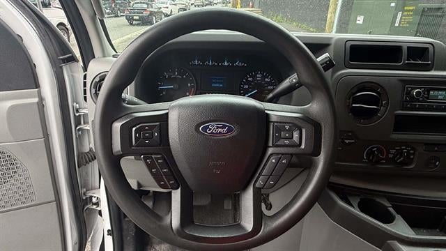 2024 Ford E-Series Cutaway E-450 SD