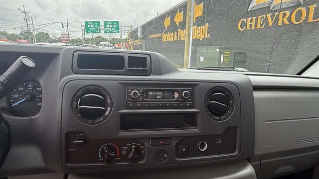 2024 Ford E-Series Cutaway E-450 SD