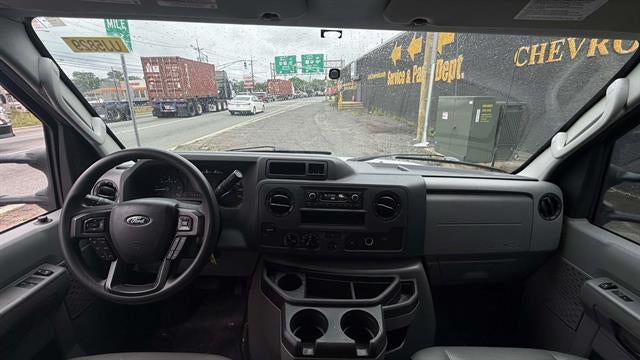 2024 Ford E-Series Cutaway E-450 SD