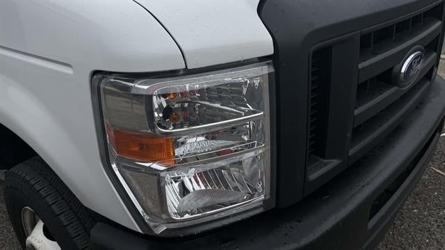 2024 Ford E-Series Cutaway E-450 SD