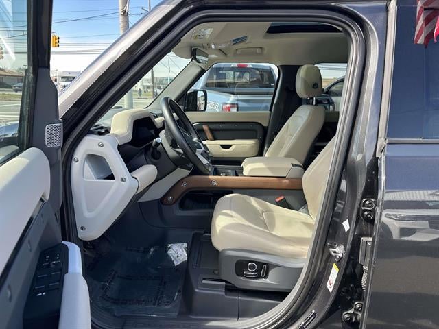 2023 Land Rover Defender 130 SE