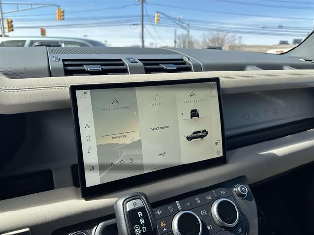 2023 Land Rover Defender 130 SE