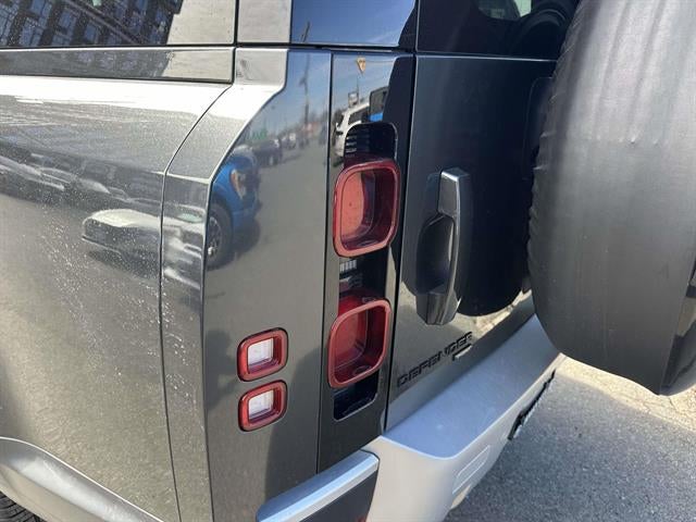 2023 Land Rover Defender 130 SE
