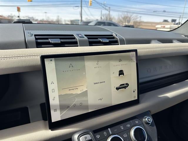 2023 Land Rover Defender 130 SE