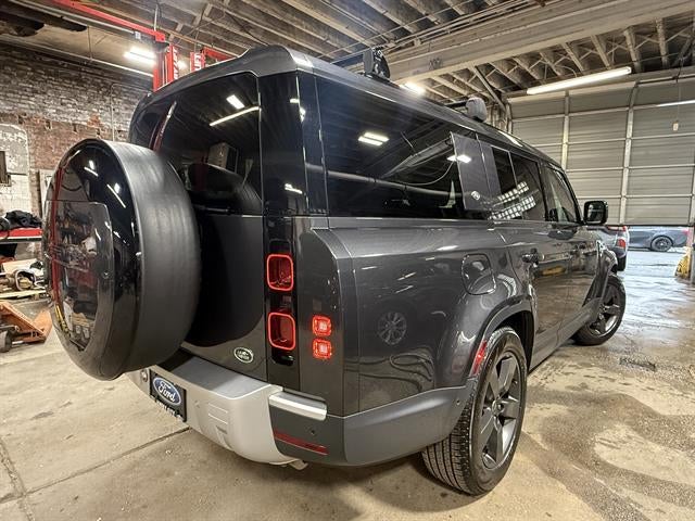 2023 Land Rover Defender 130 SE