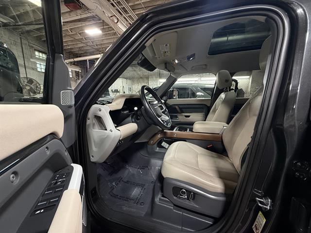 2023 Land Rover Defender 130 SE