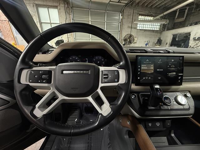 2023 Land Rover Defender 130 SE