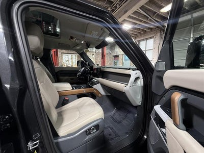 2023 Land Rover Defender 130 SE
