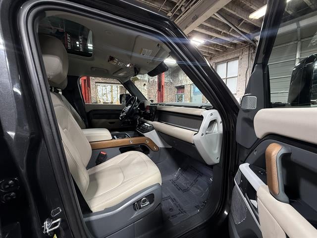 2023 Land Rover Defender 130 SE
