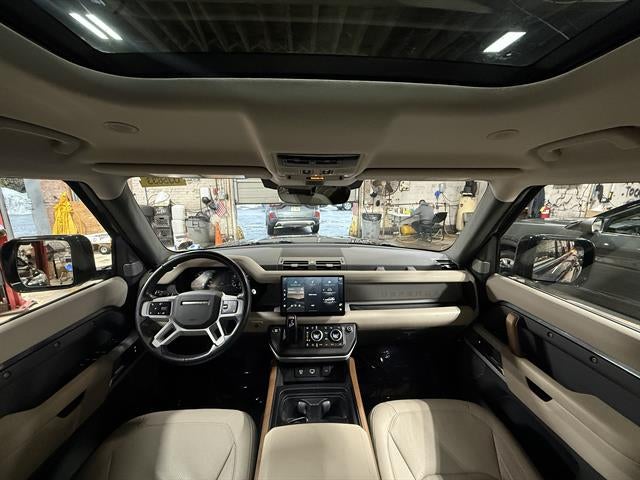 2023 Land Rover Defender 130 SE