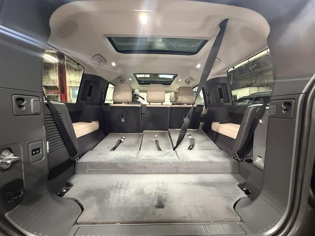 2023 Land Rover Defender 130 SE