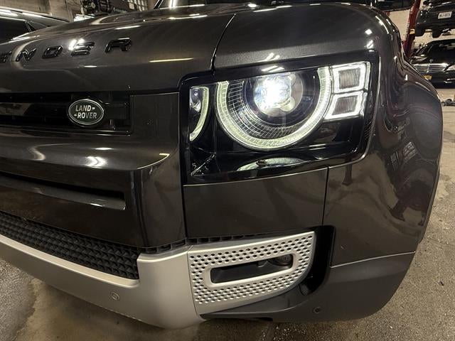 2023 Land Rover Defender 130 SE