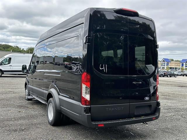 2027 Ford Transit Passenger Wagon XL