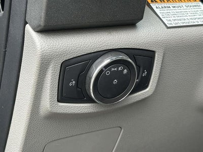 2017 Ford Super Duty F-550 DRW 4X4 4dr Crew Cab 179.8-203.8 in. WB