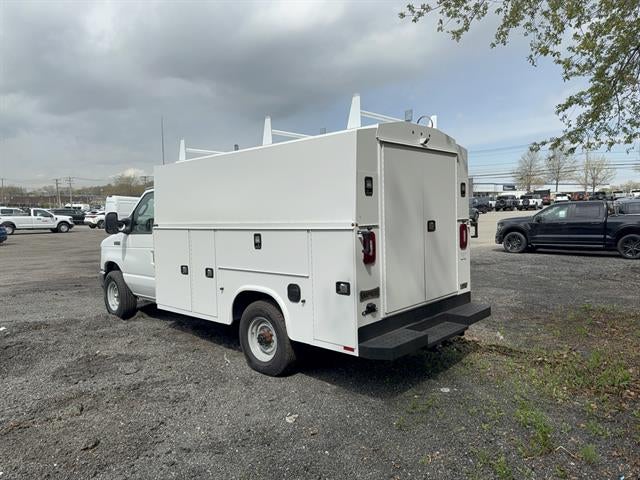2026 Ford E-Series Cutaway E-350 SRW 138" WB