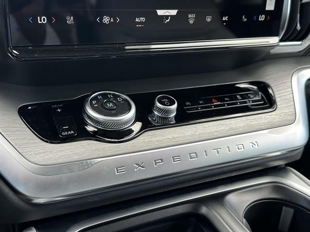 2027 Ford Expedition 4DR 4WD PLATINUM