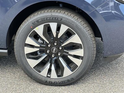 2027 Ford Expedition 4DR 4WD PLATINUM