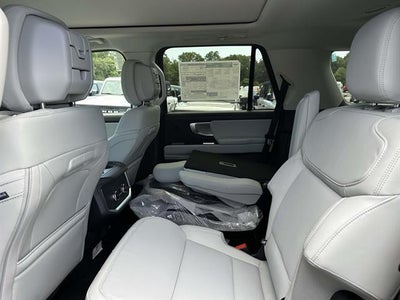 2027 Ford Expedition 4DR 4WD PLATINUM