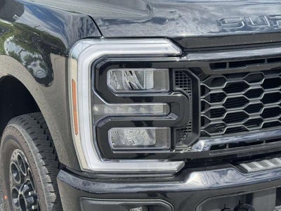 2026 Ford Super Duty F-350 SRW LARIAT