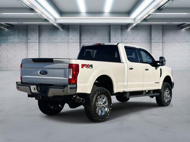 2017 Ford Super Duty F-350 SRW Lariat