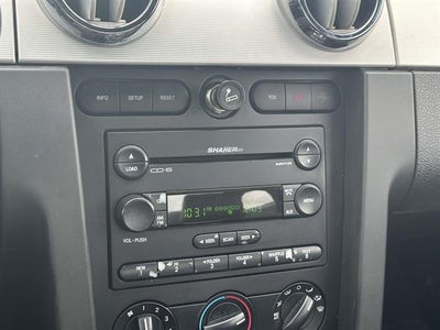 2006 Ford Mustang V6 Deluxe