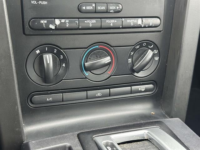 2006 Ford Mustang V6 Deluxe