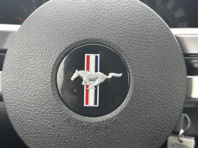 2006 Ford Mustang V6 Deluxe
