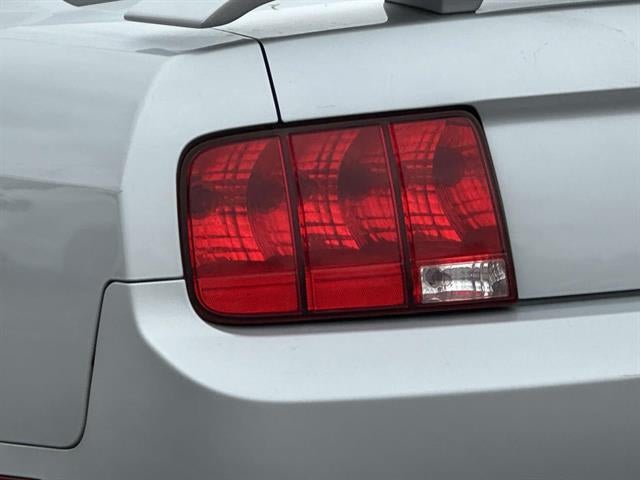 2006 Ford Mustang V6 Deluxe