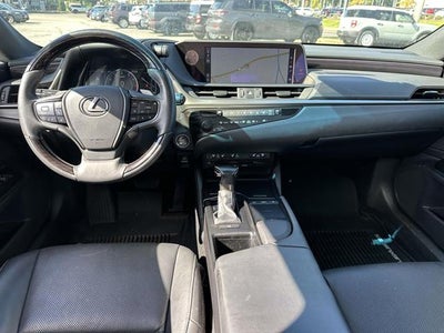 2019 Lexus ES Base