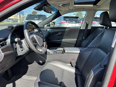 2019 Lexus ES Base