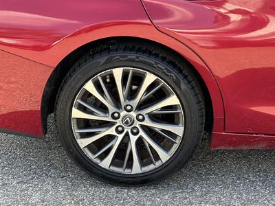 2019 Lexus ES Base