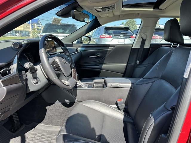 2019 Lexus ES Base