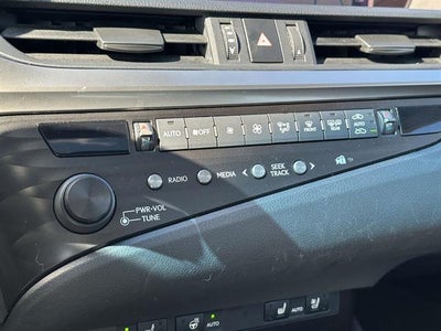 2019 Lexus ES Base