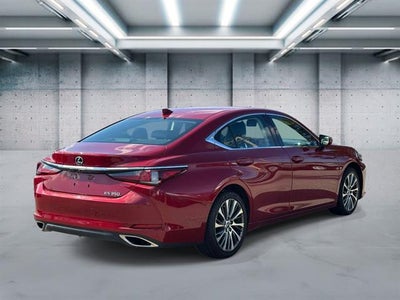 2019 Lexus ES Base
