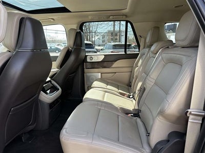 2022 Lincoln Navigator L Reserve