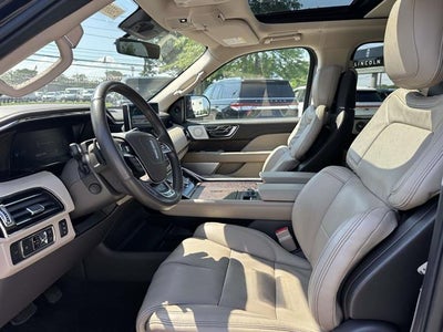 2022 Lincoln Navigator L Reserve