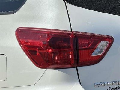 2018 Nissan Pathfinder Platinum