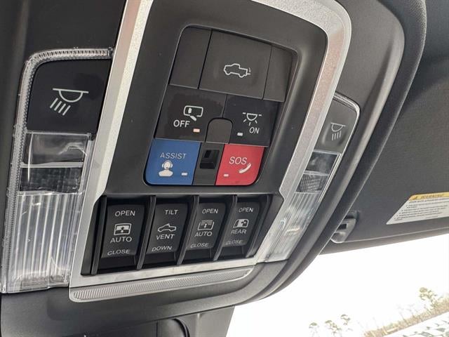 2021 RAM 1500 4x4 Laramie Crew Cab 5.6 ft