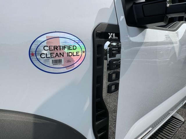 2025 Ford Super Duty F-600 DRW XL