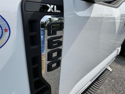 2025 Ford Super Duty F-600 DRW XL