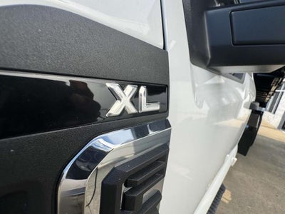 2025 Ford Super Duty F-600 DRW XL