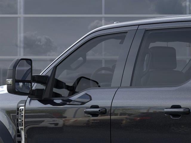 2026 Ford Super Duty F-550 DRW LARIAT